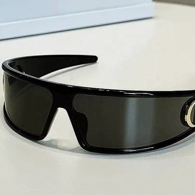 Fashionable Black High-End Sunglasses for Men and Women-Unique and Classy