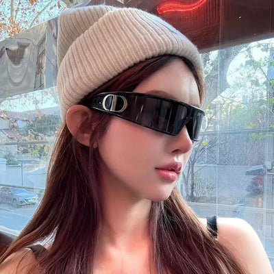 Fashionable Black High-End Sunglasses for Men and Women-Unique and Classy