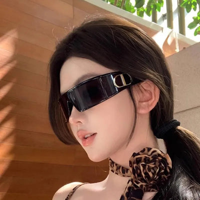 Fashionable Black High-End Sunglasses for Men and Women-Unique and Classy