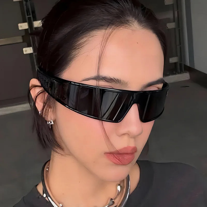Fashionable Black High-End Sunglasses for Men and Women-Unique and Classy