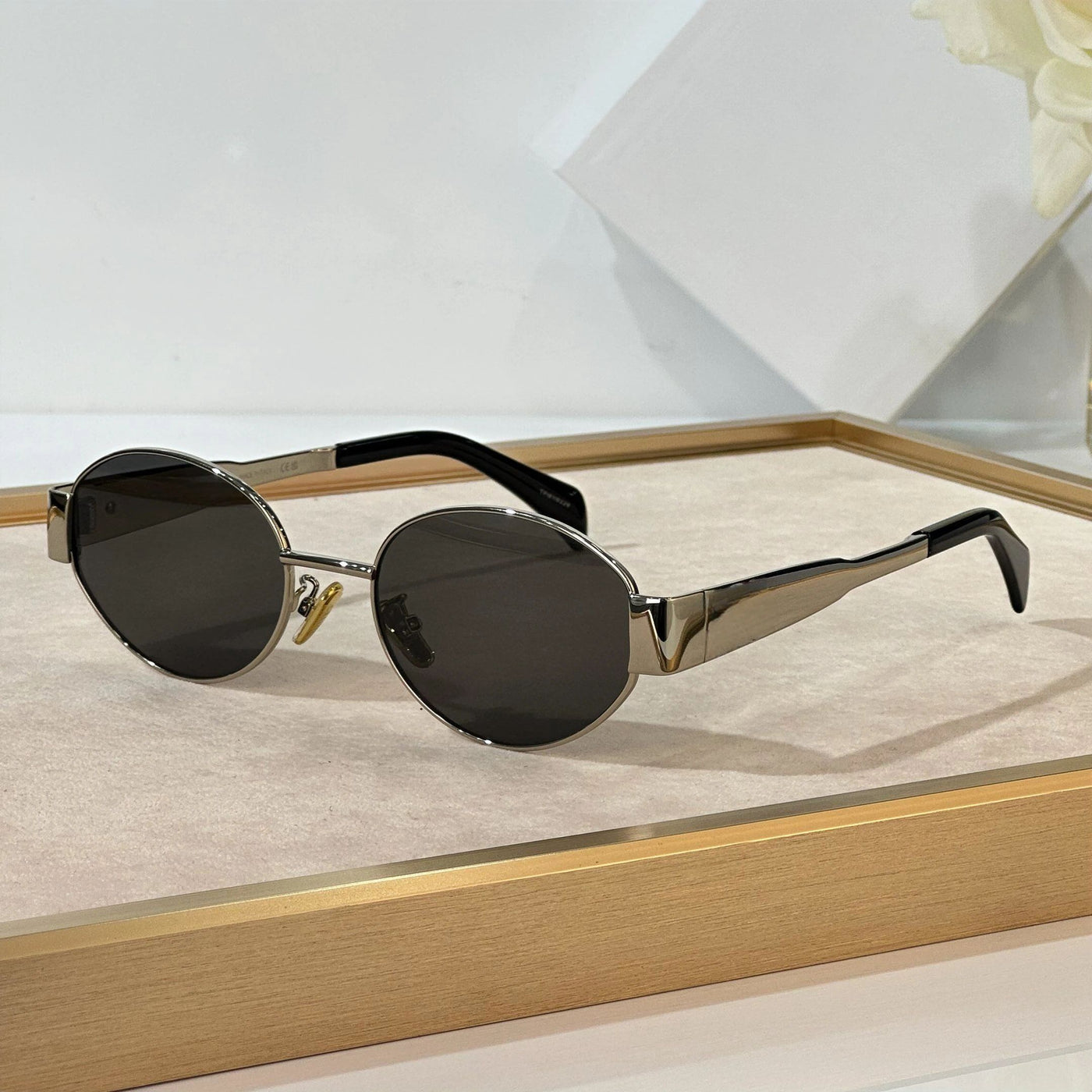 Unique and Classy Retro Metal Frame Pilot Oval Sunglasses for Men and Women - UV400 Protection