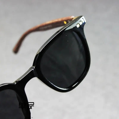 Unique and Classy Retro Wood Grain Pilot Sunglasses – UV400 Protection