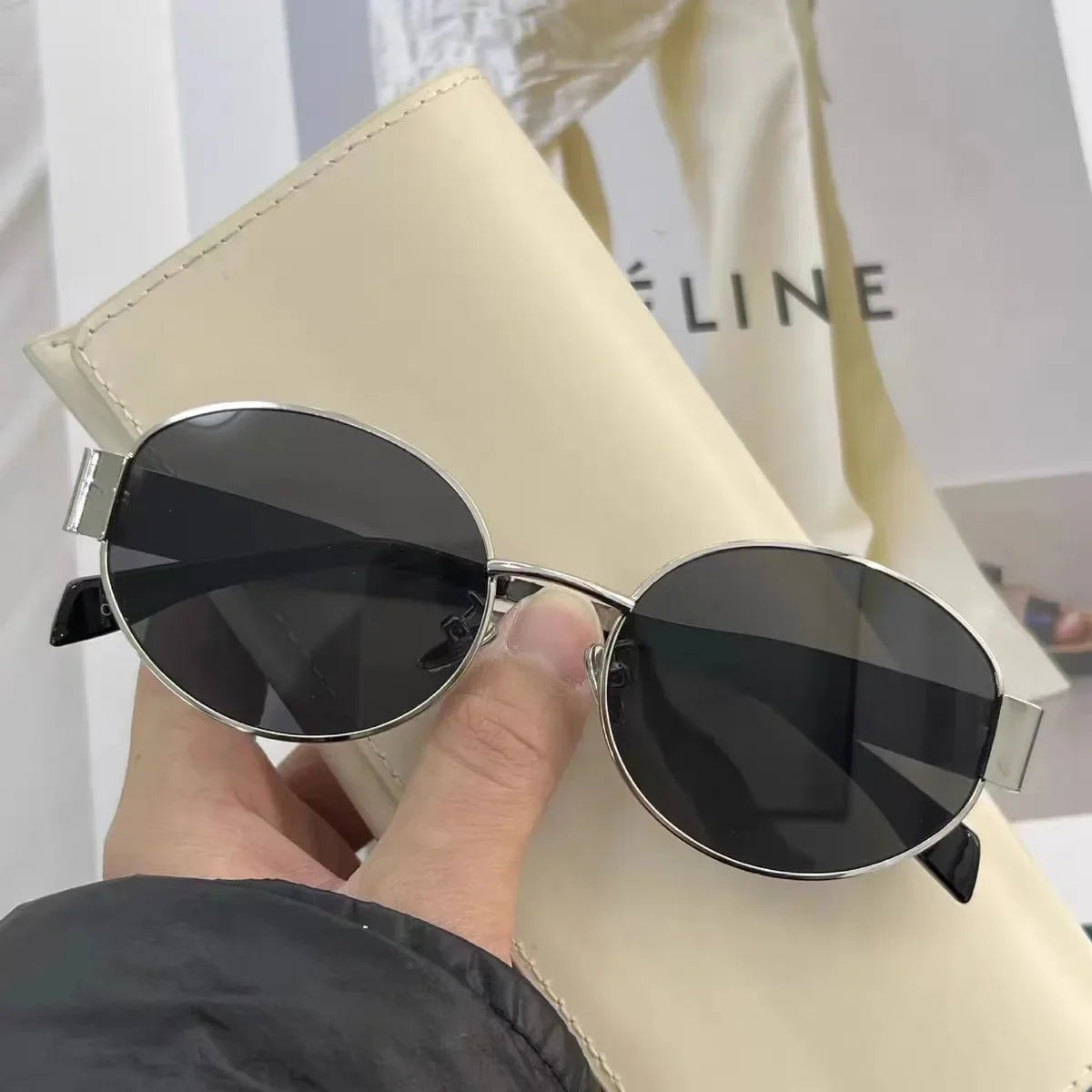 Unique and Classy Retro Oval Sunglasses – Perfect Blend of Style & UV Protection