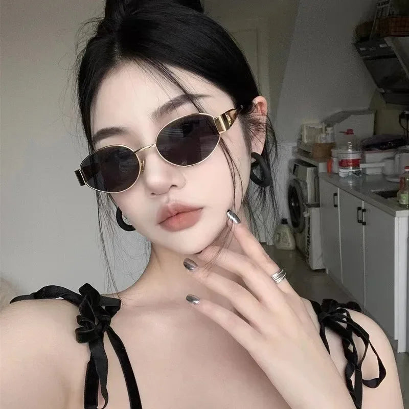 Unique and Classy Retro Oval Sunglasses – Perfect Blend of Style & UV Protection