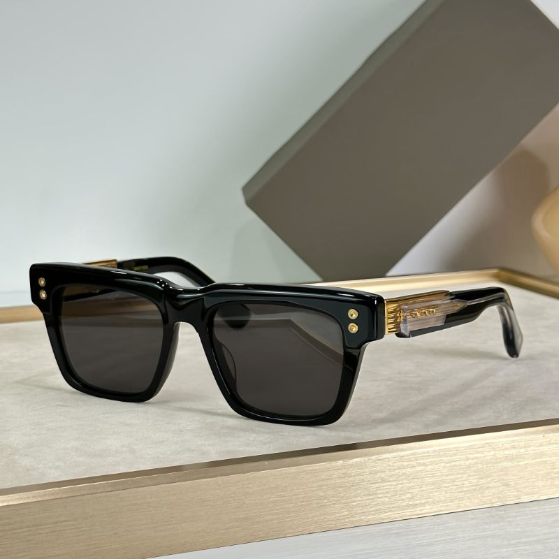 Unisex Classic Square Sunglasses – Elevate Your Look with Unique and Classy