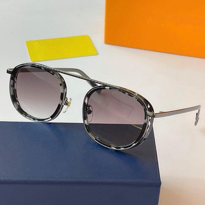 Retro Fashion UV400 Gradient Sunglasses For Men And Women-Unique and Classy