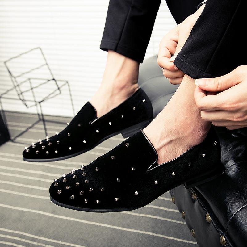 Mens Fashion wedding rivet Leather Moccasins for Men High Quality Slip On Flats Loafers
