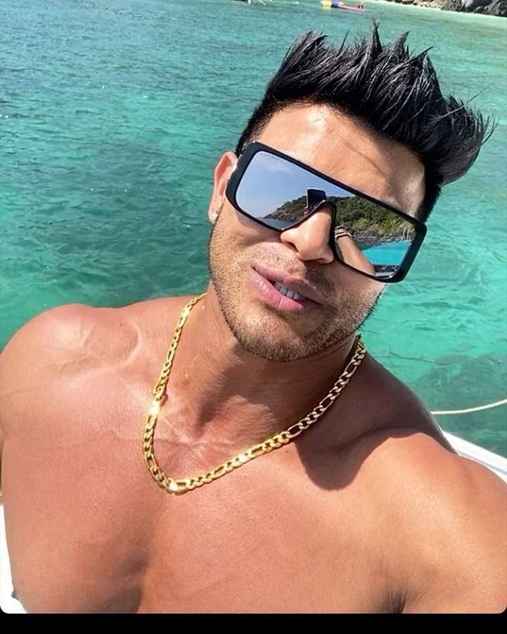 Sahil khan Silver Oversized Sunglasses For Men And Women-Unique and Classy