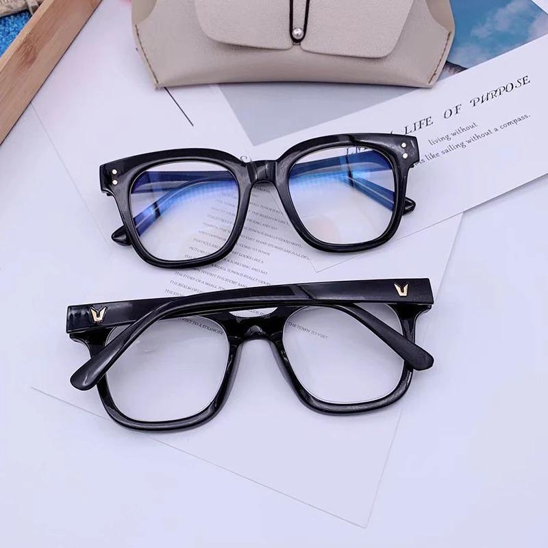 Classic Retro High Quality Square Frame Sunglasses For Men And Women-Unique and Classy