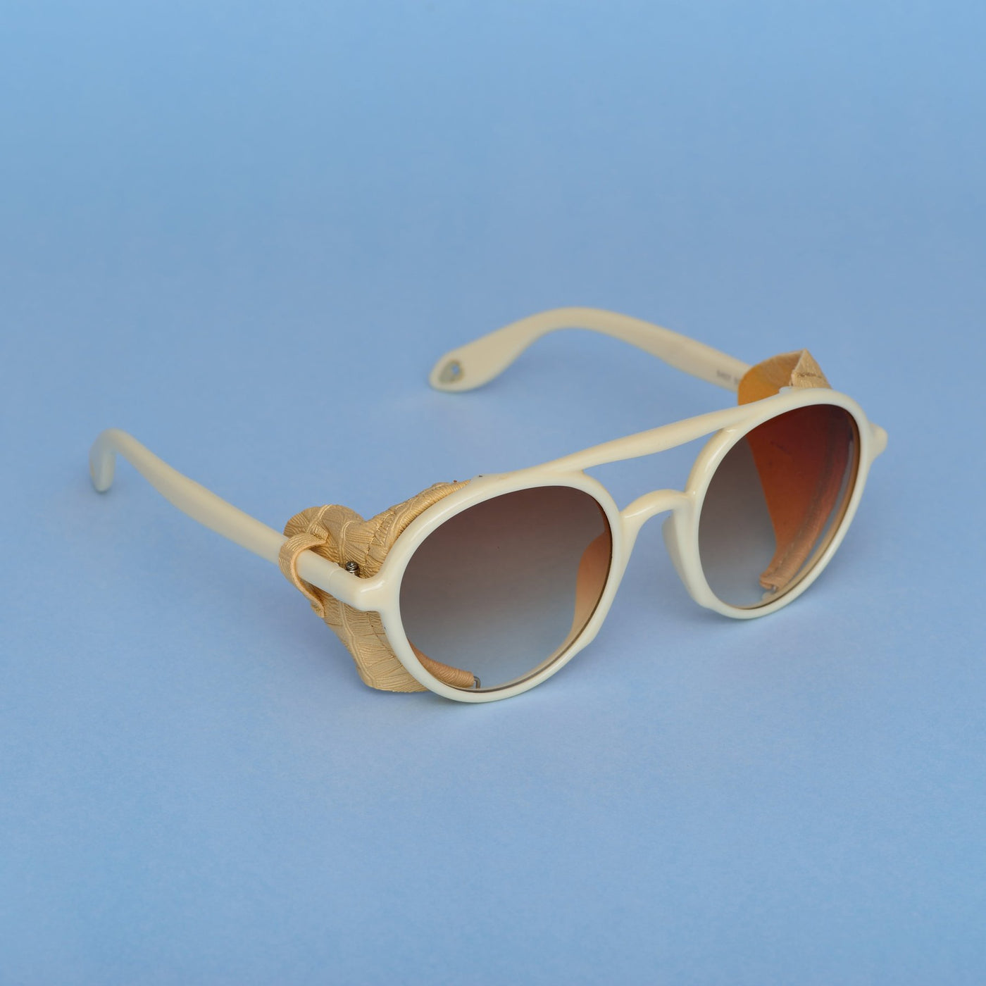 Round Brown And White Sunglasses For Men And Women-Unique and Classy