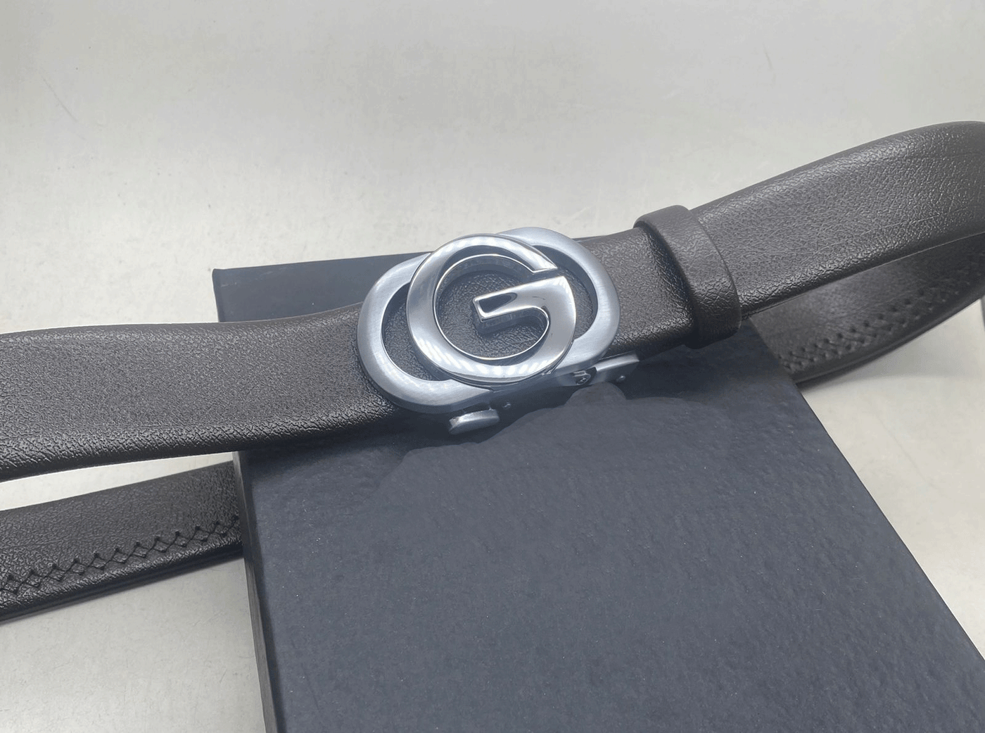 Centric G Designer Buckle With Leather Strap Belt For Men's-Unique and Classy