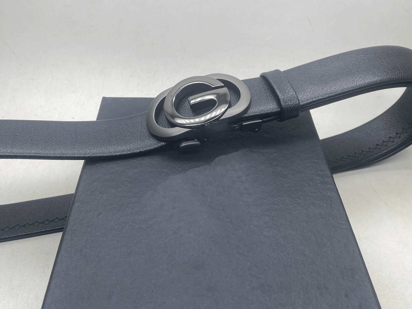 Centric G Designer Buckle With Leather Strap Belt For Men's-Unique and Classy