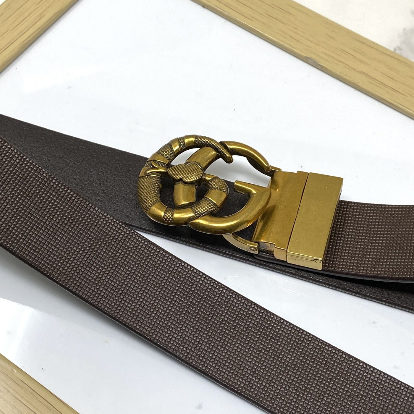 Classy Round Snake Design Leather Strap- UniqueandClassy