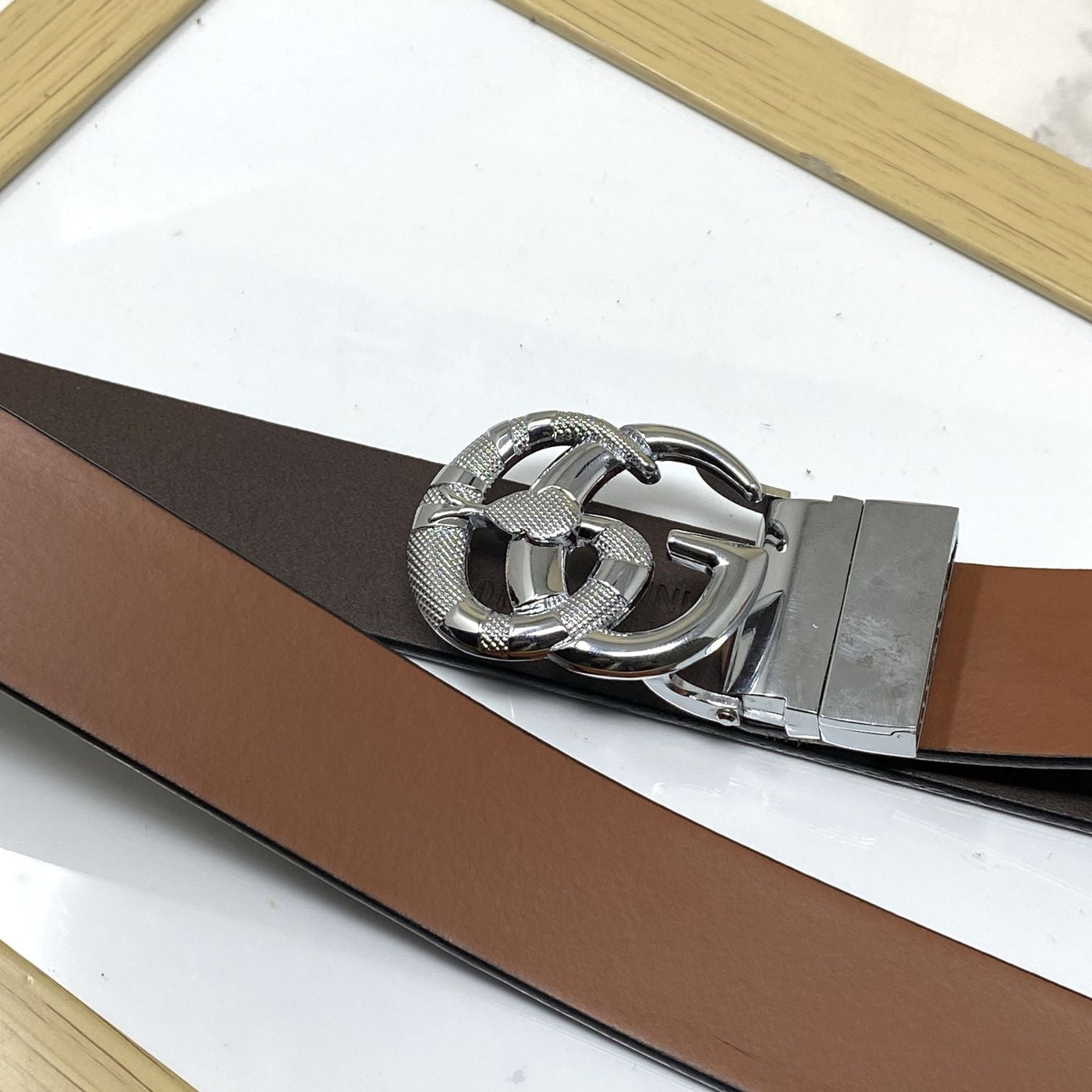 Classy Round Snake Design Leather Strap- UniqueandClassy