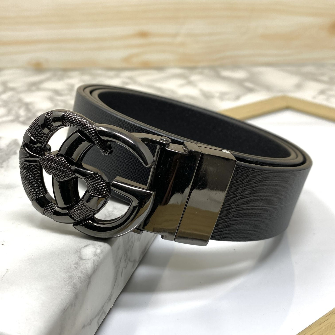 Classy Round Snake Design Leather Strap- UniqueandClassy