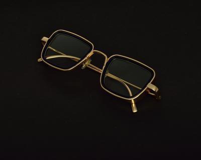 Transparent And Gold Retro Square Sunglasses For Men And Women-Unique and Classy