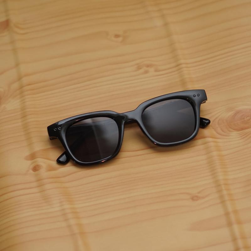 Stylish Looking New unisex Sunglasses For Men And Women-Unique and Classy