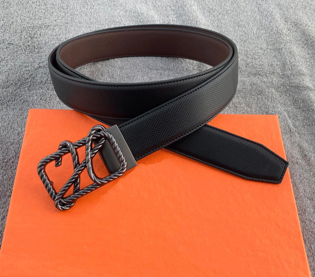 Trendy H Letter Pressing Buckle With Leather Strap -Unique and Classy