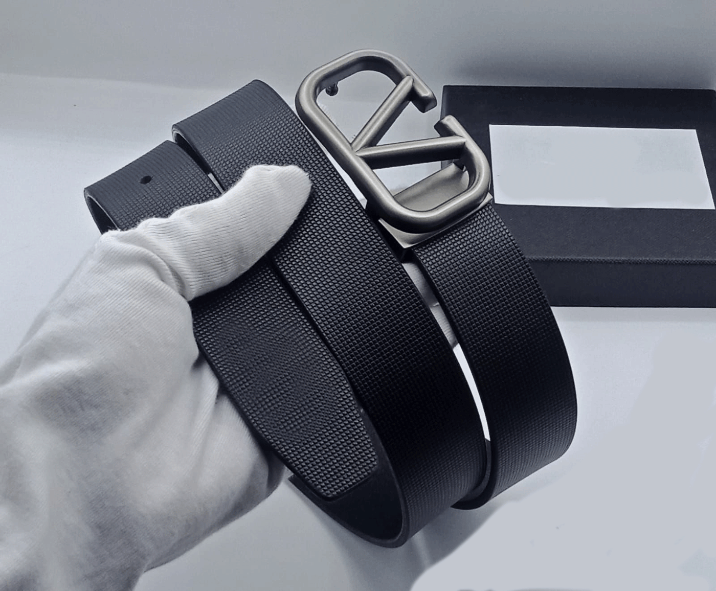 Fashionable V Metal Leather Strap Belt For Men's-Unique and Classy