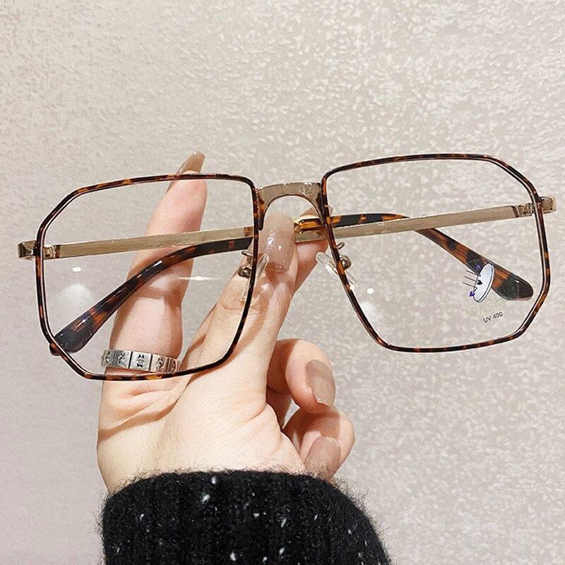 2020 New Vintage Fashion Square Anti Blue Light Unique Alloy Punk Eyeglasses Spectacle Frame For Men And Women