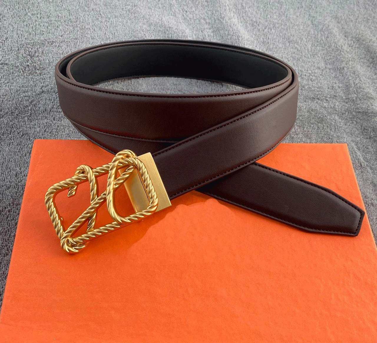 Trendy H Letter Pressing Buckle With Leather Strap -Unique and Classy