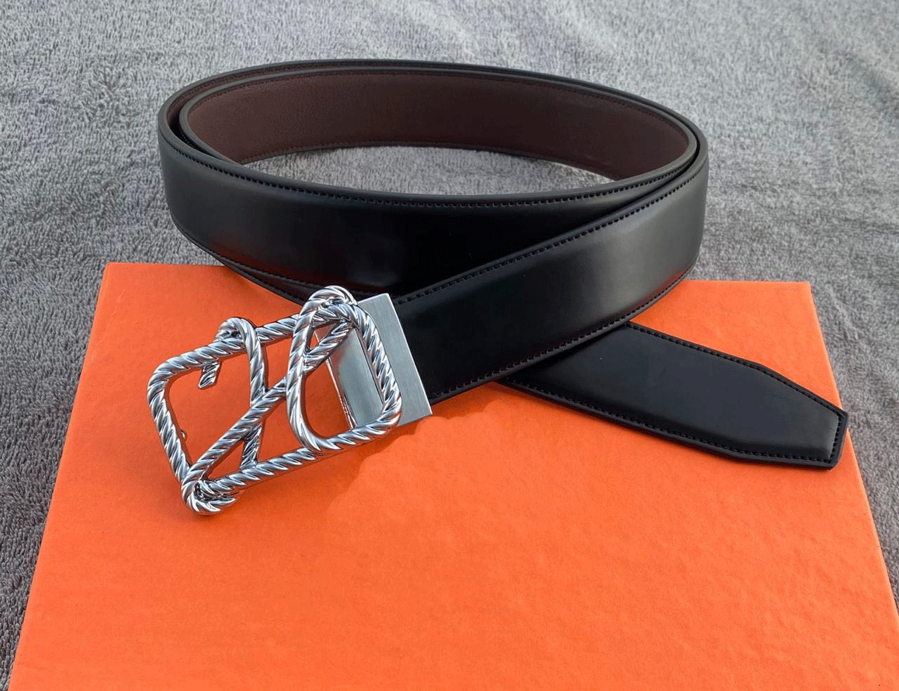 Trendy H Letter Pressing Buckle With Leather Strap -Unique and Classy